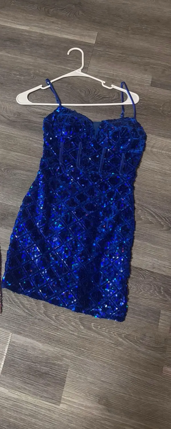 Homecoming dress - Image 2