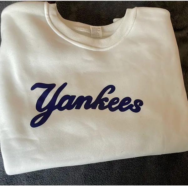 New York Yankees White Sweatshirt - Image 2