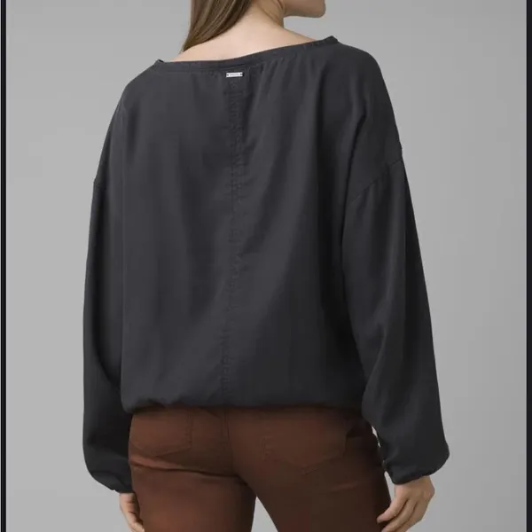 Prana Lavendar Bay Pullover Top size Medium Gray - Image 4