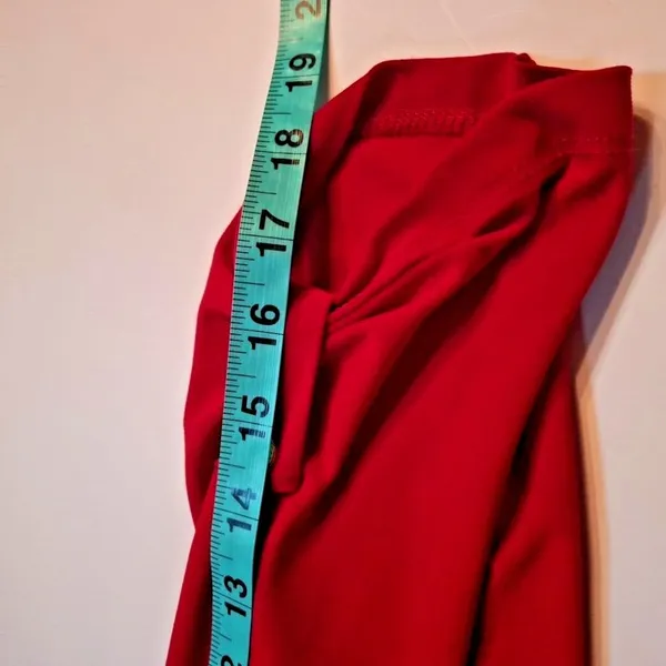 Women's Long Sleeve Red Blouse roll tab sleeve knit a few snags on front no tags - Image 6