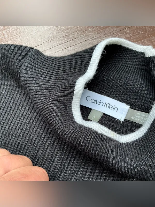 Calvin Klein Ribbed Button-Shoulder Women's Sweater🖤 - Image 6