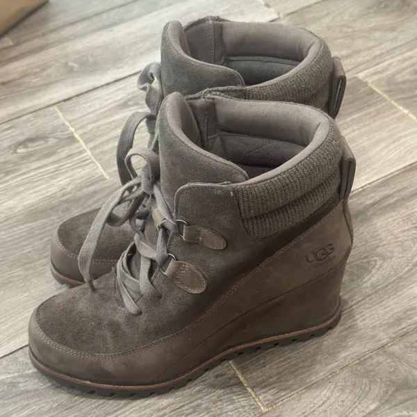 UGG Kriston Waterproof Wedge Ankle Boots Brown Suede Women’s Size 8 - Image 6