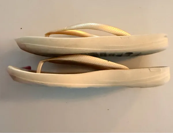 FitFlop | Iqushion Ergonomic Flip-Flops Sandals - Image 10
