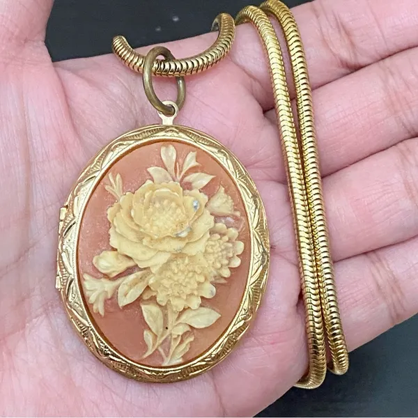 Vintage Flower Cameo Locket Pendant Gold-plated Round Snake Chain 24” Necklace - Image 4