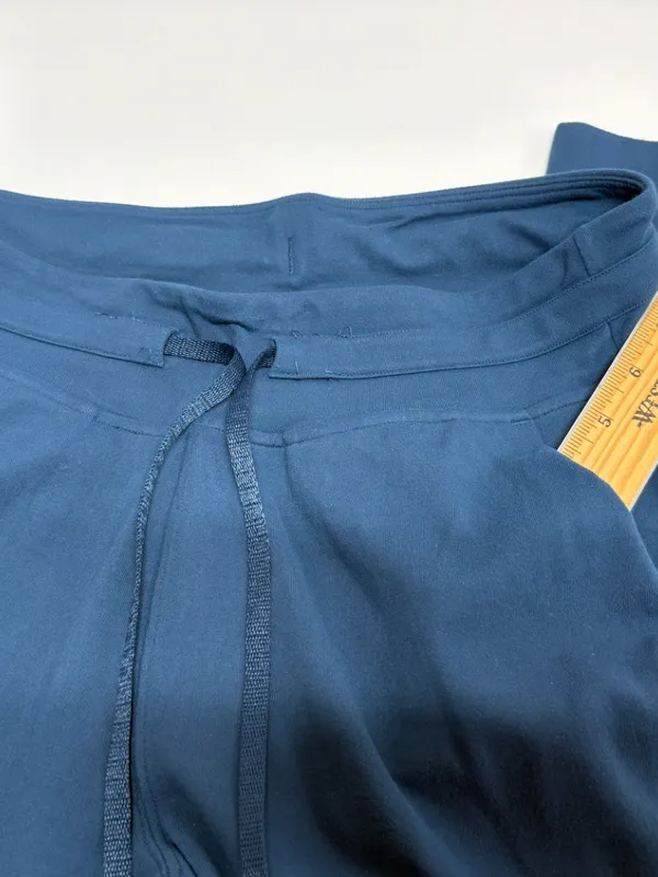 Lululemon Ready to Rule High‎ Rise Jogger With Pockets - Size 6. - Image 9
