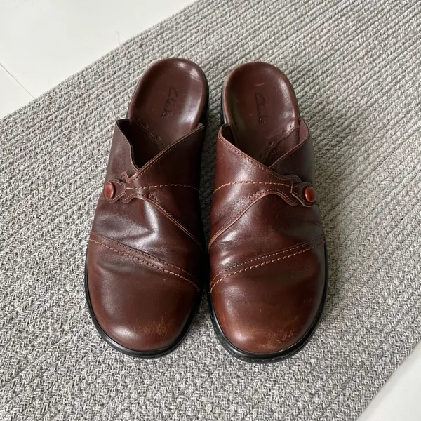 Clark’s Dark Brown Leather Low Heel Mules Clogs Size 9M - Image 6