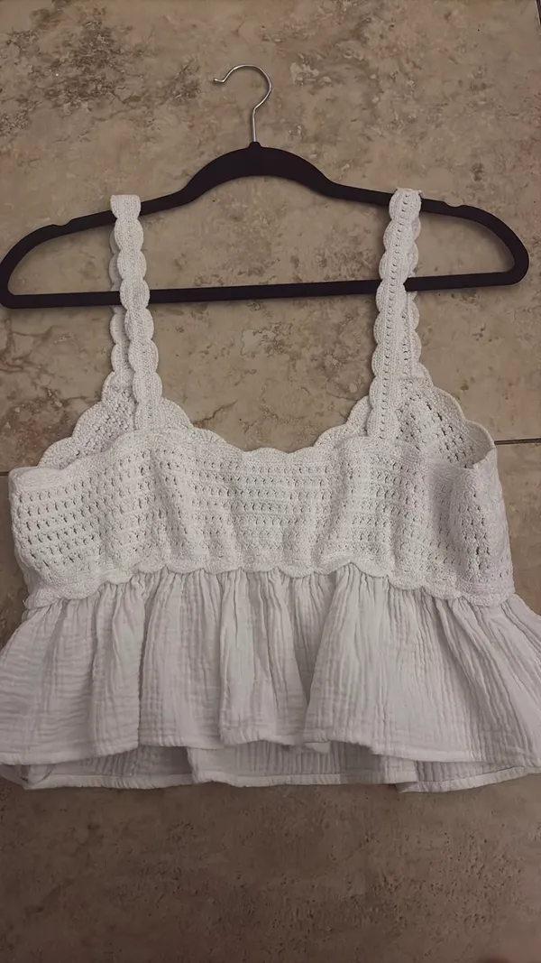 Forever 21 white linen and crochet Top - Image 4