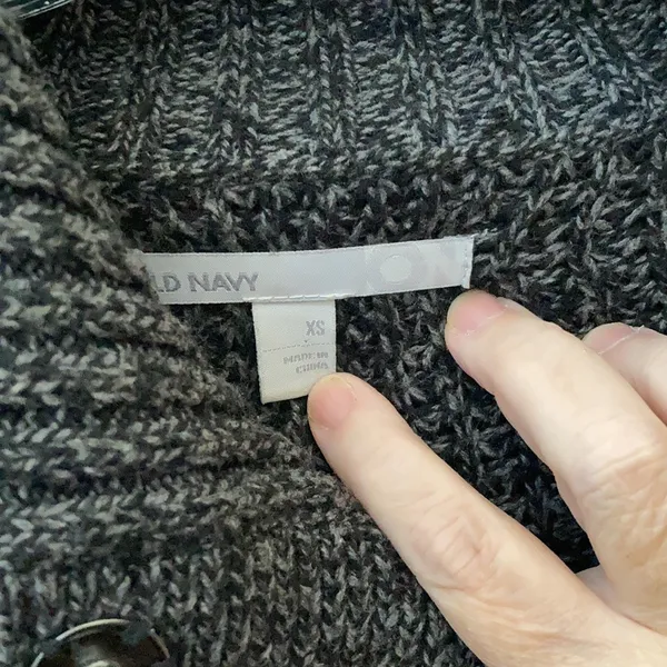 FINAL MARKDOWN Ladies old navy heavyweight snap front cardigan xs - Image 4