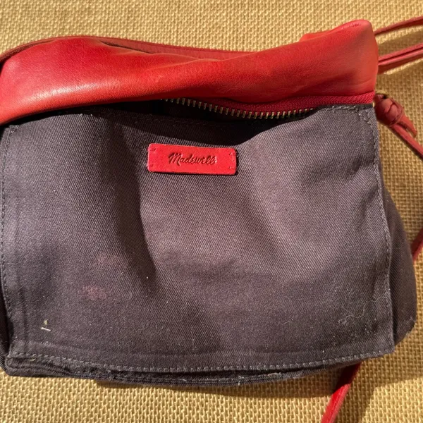Madewell The Puff Crossbody Bag in Red Leather - Image 7