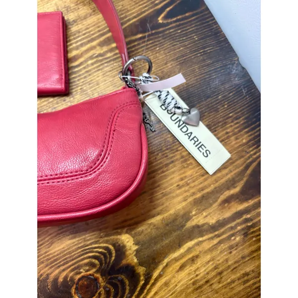 No‎ Boundaries Red Shoulder Bag And Matching Wallet - Image 3