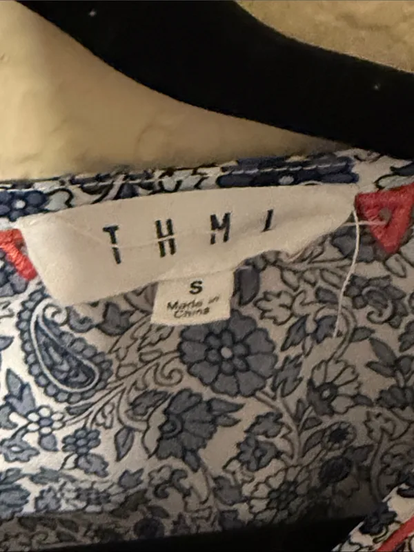 THML Blue and White Floral Short-Sleeve Blouse - Image 3