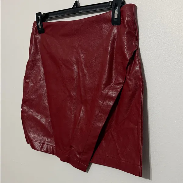 Faux Red Leather Skirt Elegant NWT - Image 3