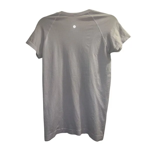 ✨Lululemon Swiftly Tech Short Sleeve Sz 8 Lavender Shirt 2.0✨ - Image 6