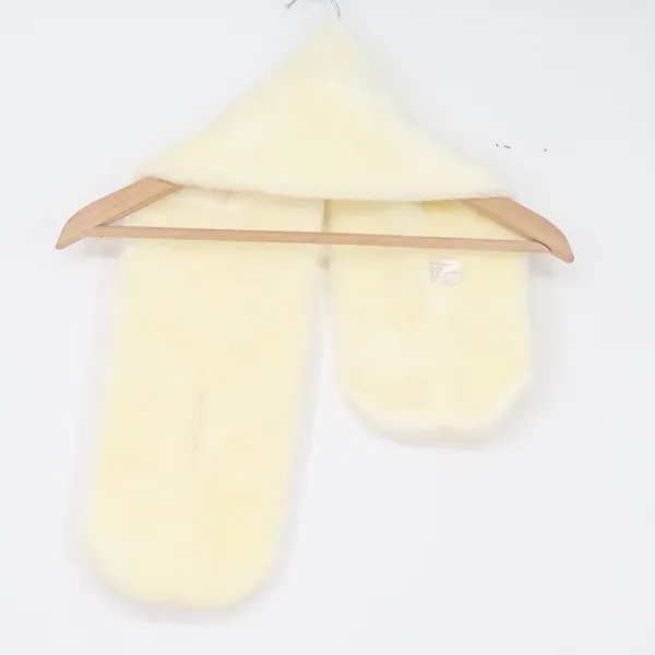 Unbranded Scarf Womens OS Pull-Through Faux Fur Cream Plush Excellent - Image 4