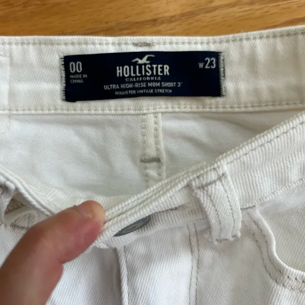 Hollister Women’s Ultra High Rise Mom Shorts White Cuffed W‎ 23 00 - Image 8