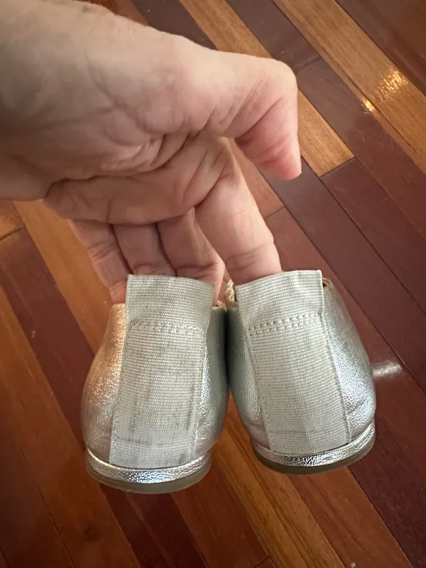 Franco Sarto Silver Slip On Flats Shoes Chic Stylish Everyday Comfort Size 5M - Image 3
