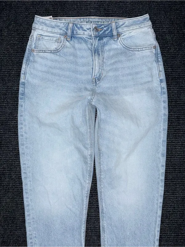 American Eagle Mom Jeans Light Wash High Rise Women’s 6 R Strigid Tapered 90s - Image 3