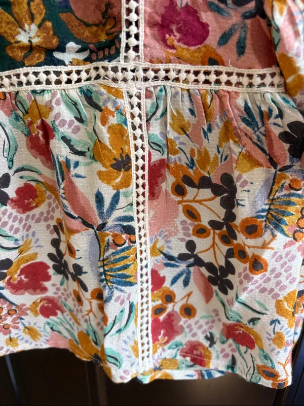 EUC Anthropologie Maeve Nikki Peasant Top Size Medium - Image 6