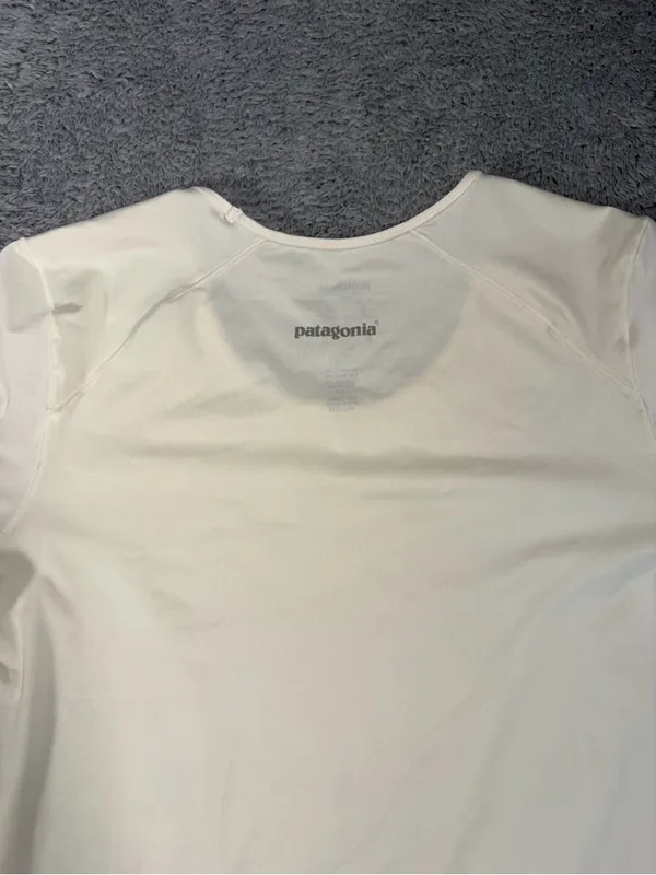 Patagonia Women's White Performance Short-Sleeve Tee small - Image 9