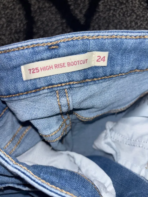 Levi’s Denim Shorts - Image 3