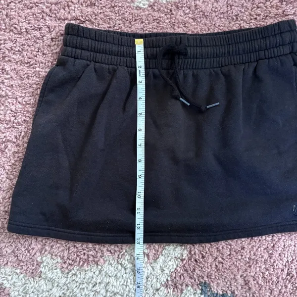 PINK Victoria's Secret High Waisted Fleece Skirt Black Mini Size Medium Beach EUC - Image 8