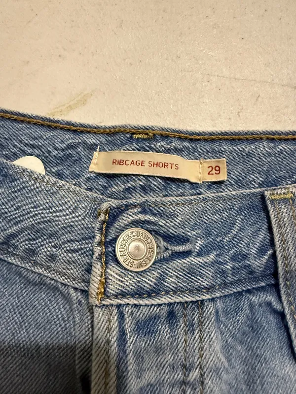 Levi’s Ribcage Short - Image 2