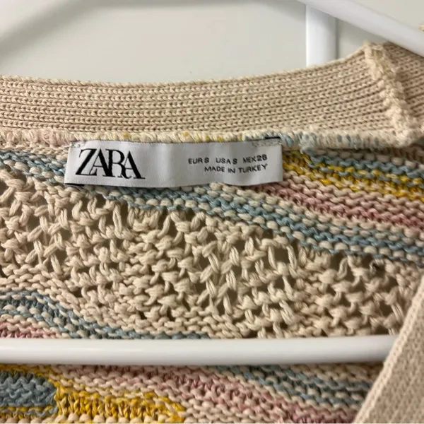 Zara sweater size small colorful - Image 3