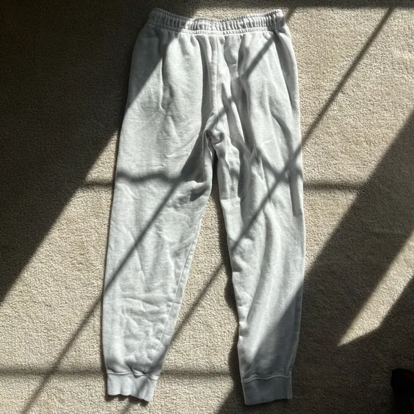 Nike Sportswear Essential Women’s Fleece Pants - Image 3
