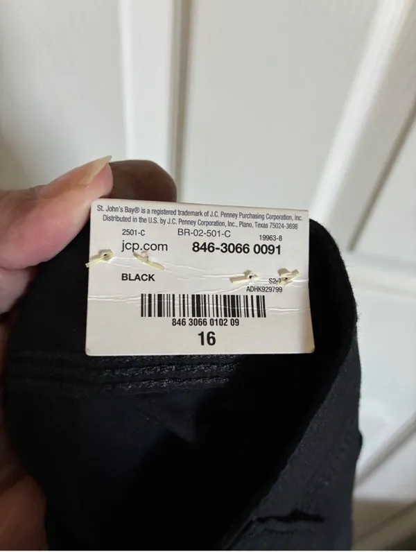 St. John's Bay Black Capri Cargo Pants with Drawstring Hem - Image 5