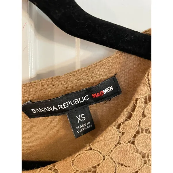 Banana republic x mad men shimmer lace cropped top xs - Image 3