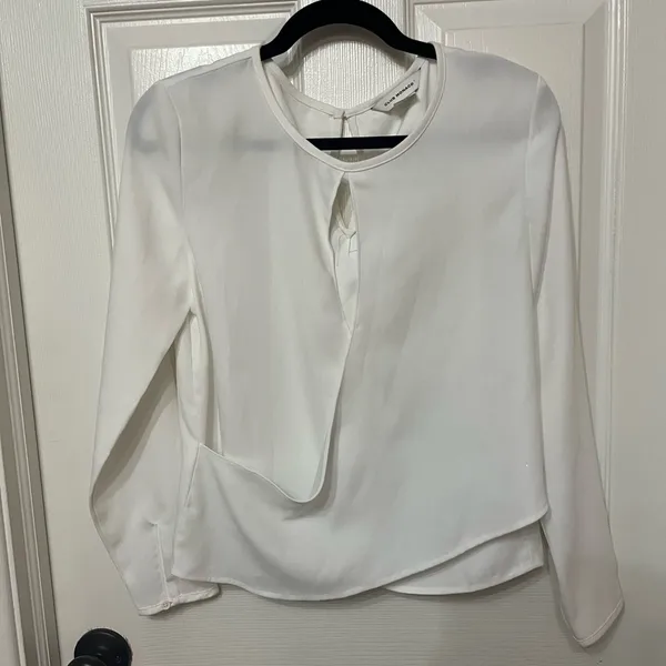 Club Monaco‎ White Brixxtun faux wrap keyhole Blouse size small - Image 3