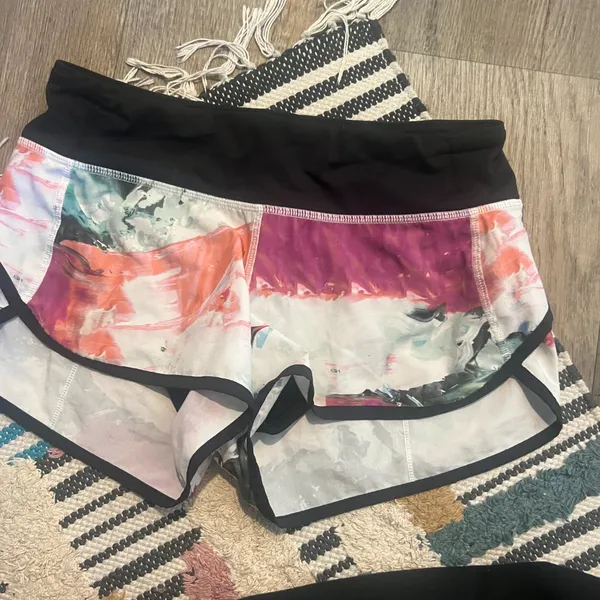 Lululemon speed short‎ in size 4 - Image 4