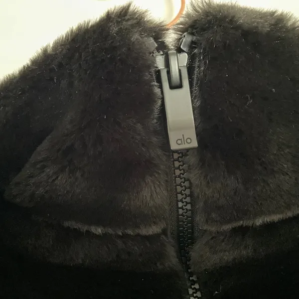 Alo Yoga Faux Fur Foxy Jacket Black S - Image 3