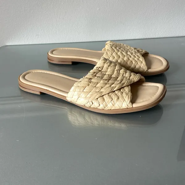 Nine West Woven Slide Sandals Women’s Size 7M Beige Raffia Flat Slip-On Summer Shoes - Image 4
