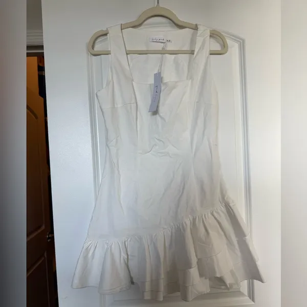 NWT The Lucy Ruffle Dress White Size M - Image 4