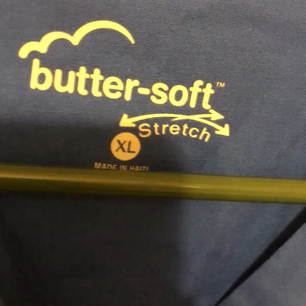 NWT Butter Soft Stretch Xl Blue Scrub Top - Image 4
