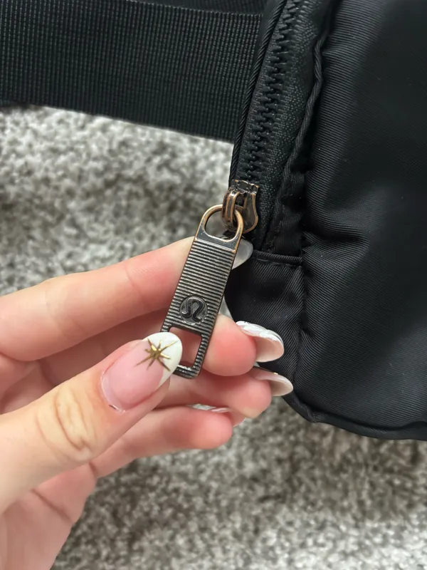 Lululemon Belt Bag - Image 4