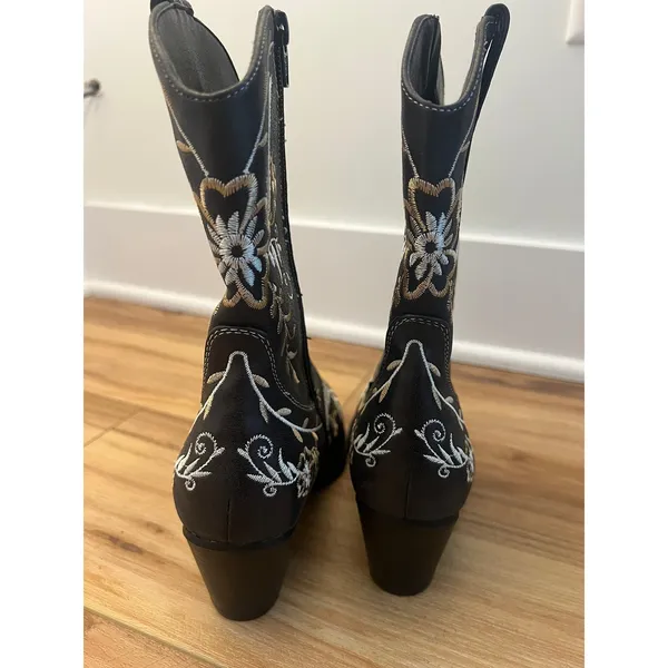 Anjou Femme Black Embroidered Western Cowboy Boots Floral Boho Wm 8.5/ Size 39 - Image 2