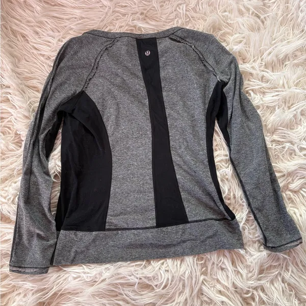 Lululemon Long Sleeve Run Top L Gray Black Athletic Shirt - Image 2