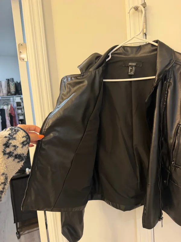 Leather Jacket Forever 21 - Image 3