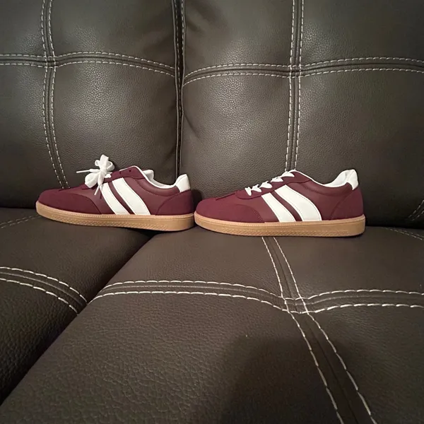 Burgundy and White Women's Sneakers size 41 - Image 5