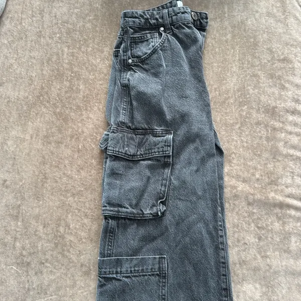 Cotton On cargo wide leg jean. 30”inseam. Color- black. Size- 2 - Image 2