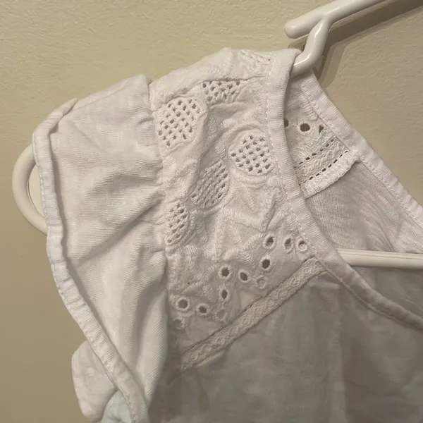 crown & ivy White Ruffle Sleeves Tee Shirt Size M - Image 2