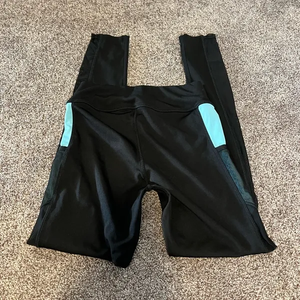 POP Fit Black and Blue Leggings for Versatile Style - Image 4