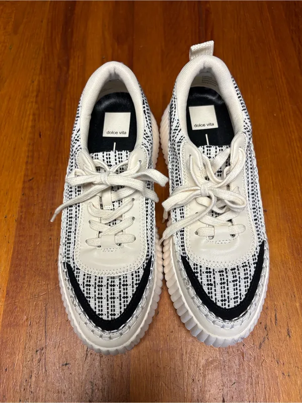 Dolce Vita Cream & Black Knit Platform Sneakers - Image 3