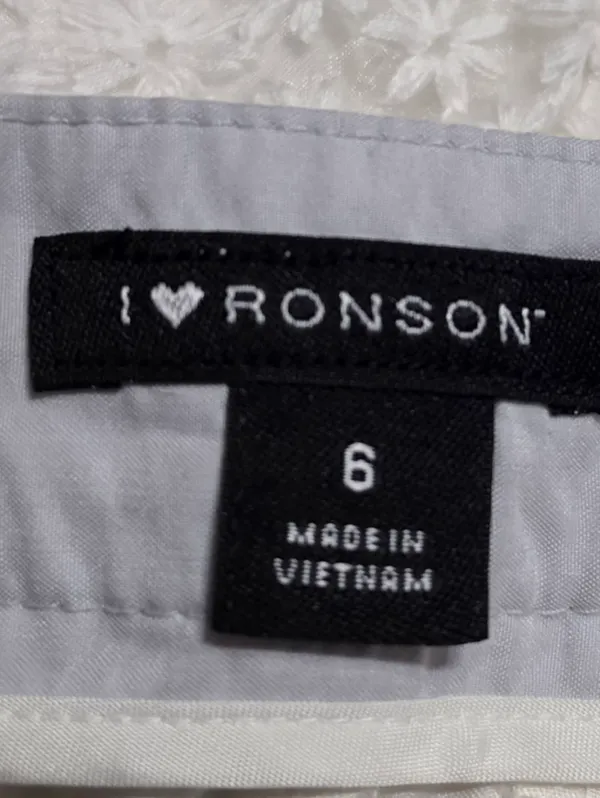 I Heart Ronson Shorts Set Size 6 - Image 4