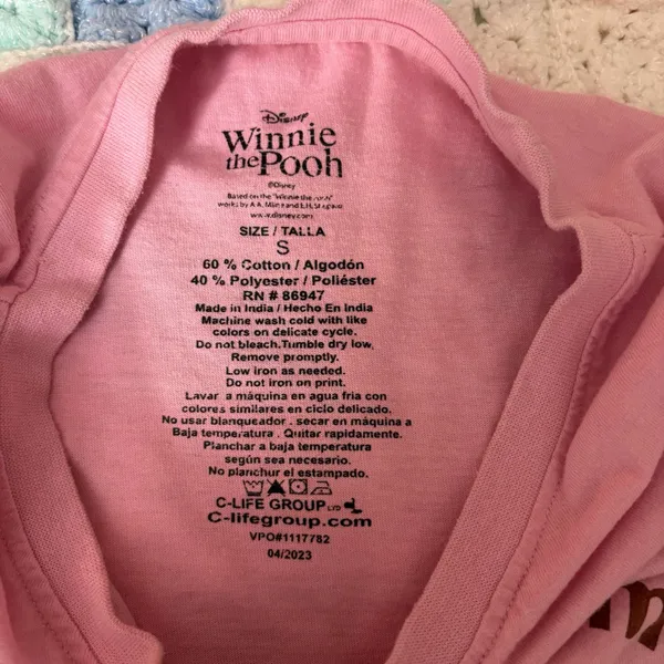 Disney Winnie The Pooh Pink Graphic Baby Tee T-Shirt Women Size Small Floral Cot - Image 5