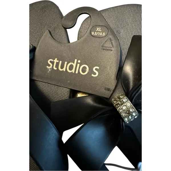 Studio S Black Women's Low Heel Flat Bow Details Sandals XL - Image 5