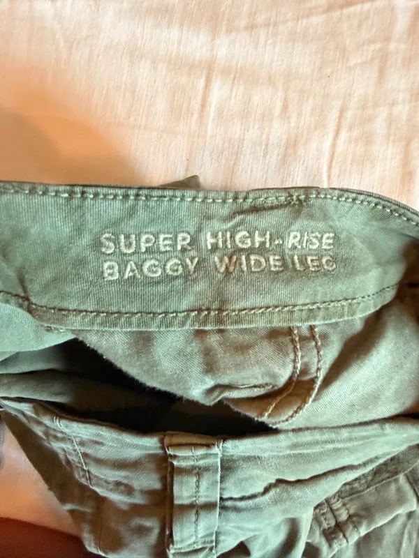 American Eagle Super High Rise Baggy Wide Leg Cargo Pants Olive Green Size 2 - Image 5