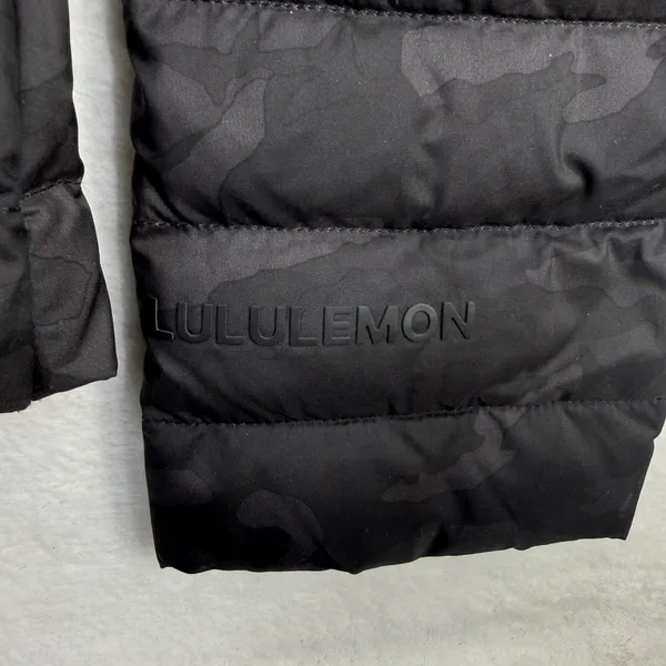 Lululemon Pack It Down Jacket Heritage 365‎ Camo Deep Coal Multi Black Size 4 - Image 5